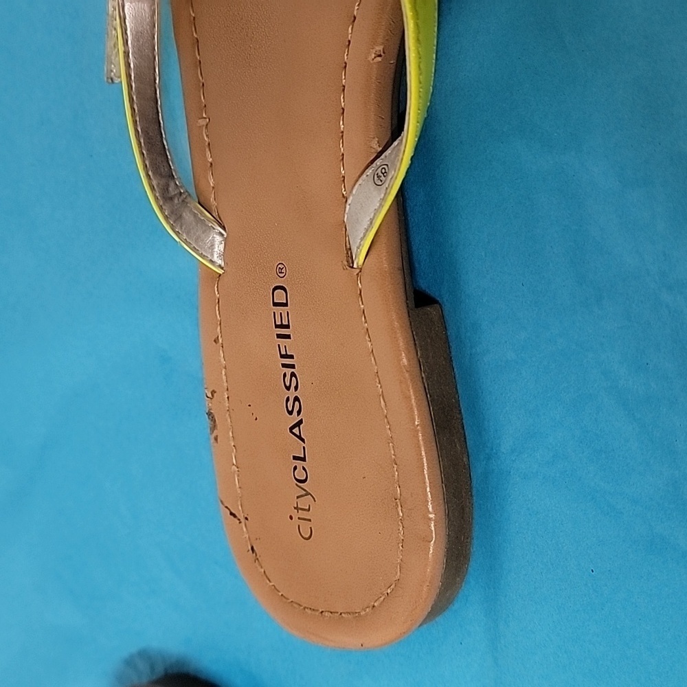 City Classified Neon Yellow Straps Flip Flops - Picture 4 of 6